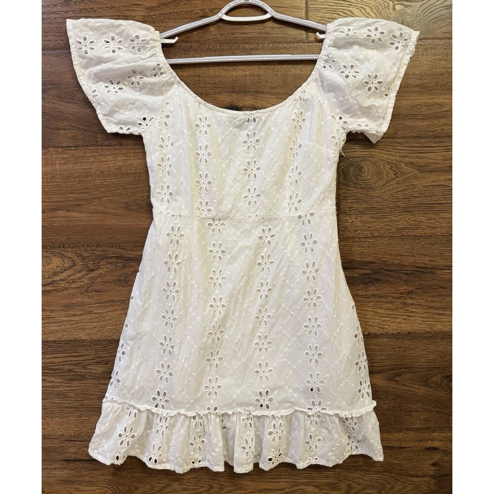 MinkPink White Eyelet Mini Dress M Cotton Puff Sleeve Cottagecore Boho Babydoll